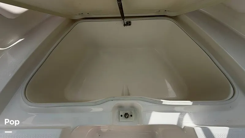 Slide: The Image of Robalo R207 Dual Console 2019 - 16455024