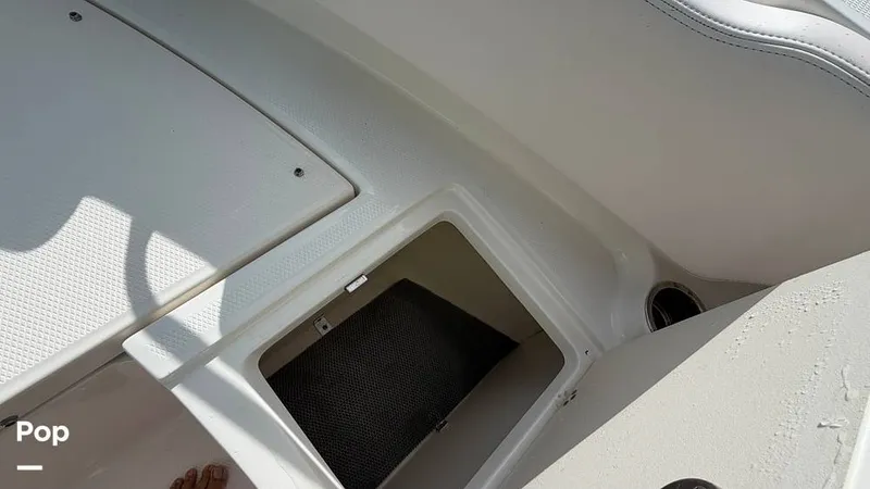 Slide: The Image of Robalo R207 Dual Console 2019 - 16455025