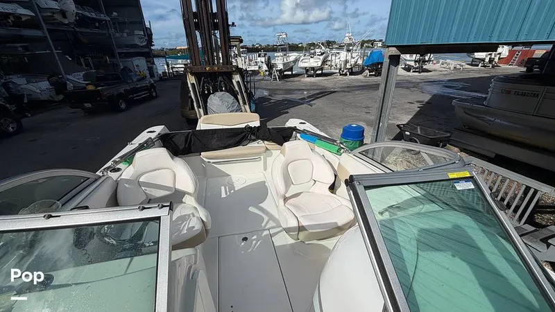 Slide: The Image of Robalo R207 Dual Console 2019 - 16455027