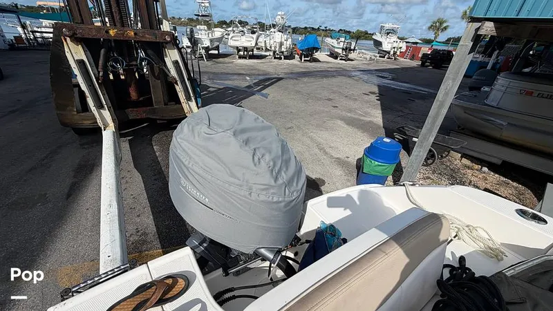 Slide: The Image of Robalo R207 Dual Console 2019 - 16455037
