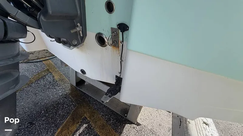 Slide: The Image of Robalo R207 Dual Console 2019 - 16455042