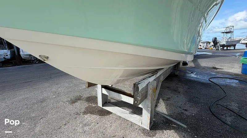 Slide: The Image of Robalo R207 Dual Console 2019 - 16455054