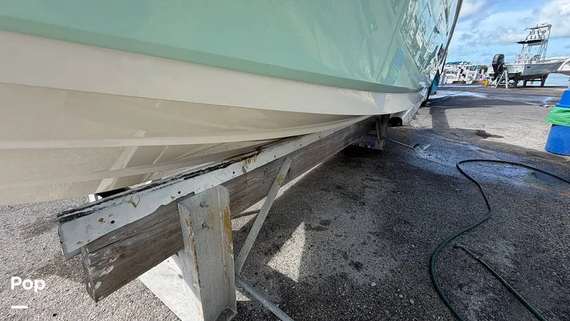 Slide: The Image of Robalo R207 Dual Console 2019 - 16455055