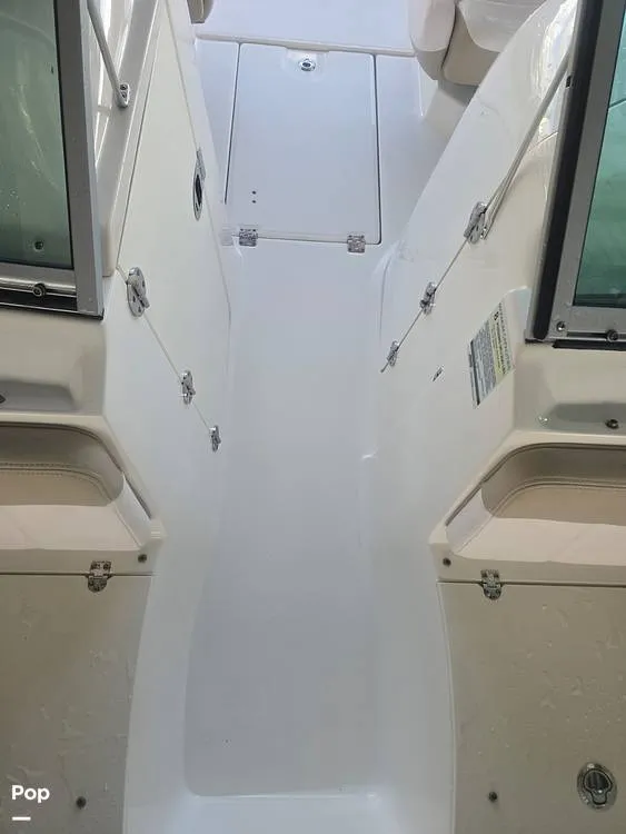 Slide: The Image of Robalo R207 Dual Console 2019 - 16455064