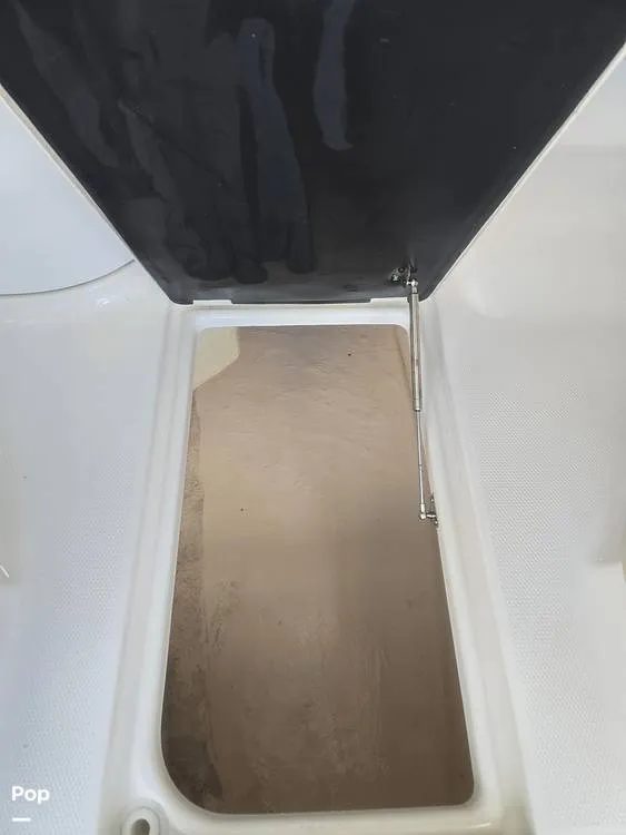 Slide: The Image of Robalo R207 Dual Console 2019 - 16455100