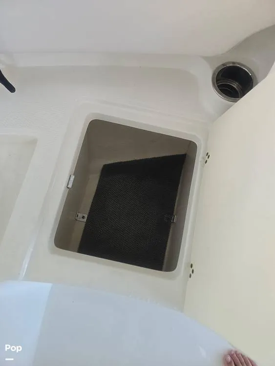 Slide: The Image of Robalo R207 Dual Console 2019 - 16455102