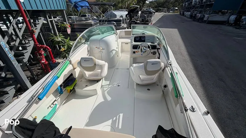 Slide: The Image of Robalo R207 Dual Console 2019 - 16455013