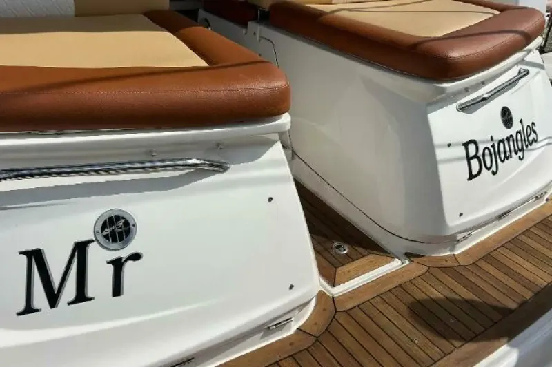 Slide: The Image of Sea Ray 370 Venture 2014 - 10