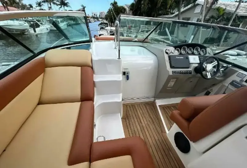Slide: The Image of Sea Ray 370 Venture 2014 - 12