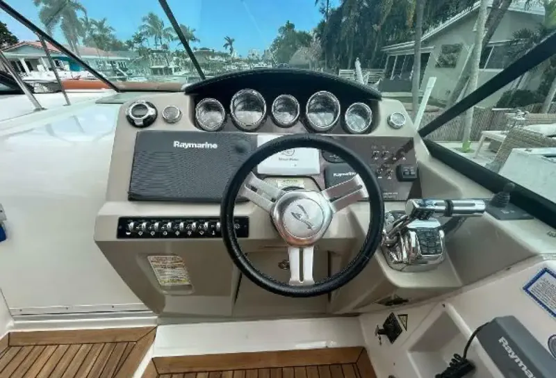 Slide: The Image of Sea Ray 370 Venture 2014 - 21