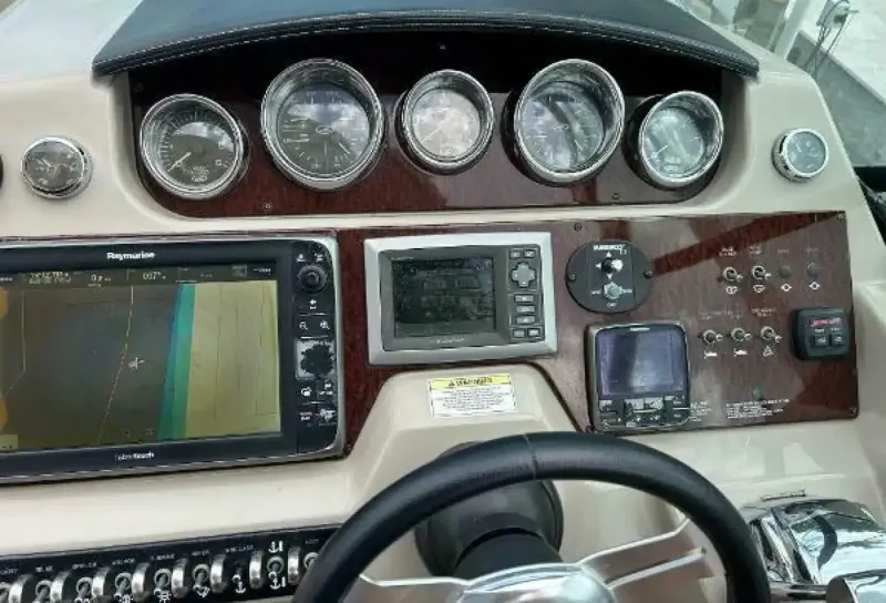 Slide: The Image of Sea Ray 370 Venture 2014 - 22