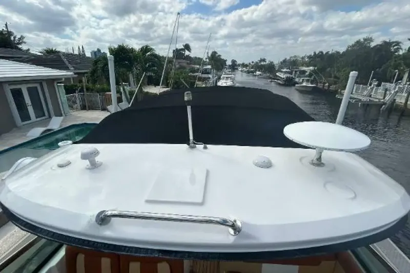Slide: The Image of Sea Ray 370 Venture 2014 - 36