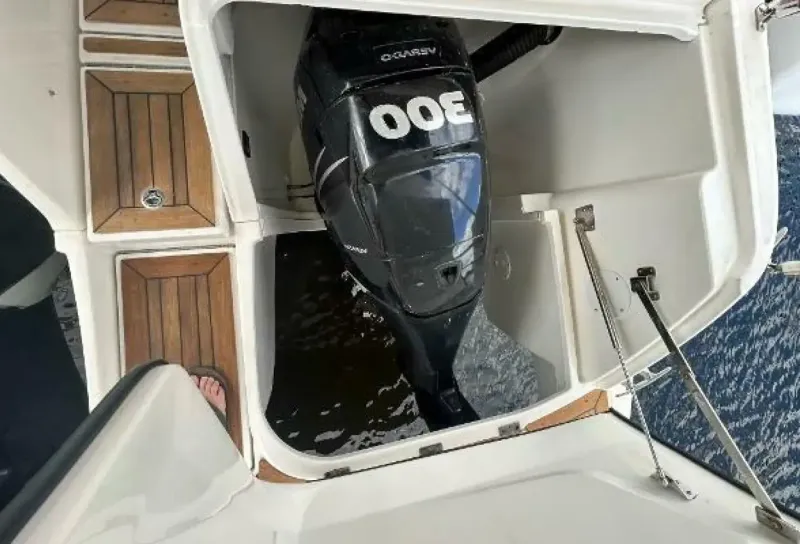 Slide: The Image of Sea Ray 370 Venture 2014 - 37