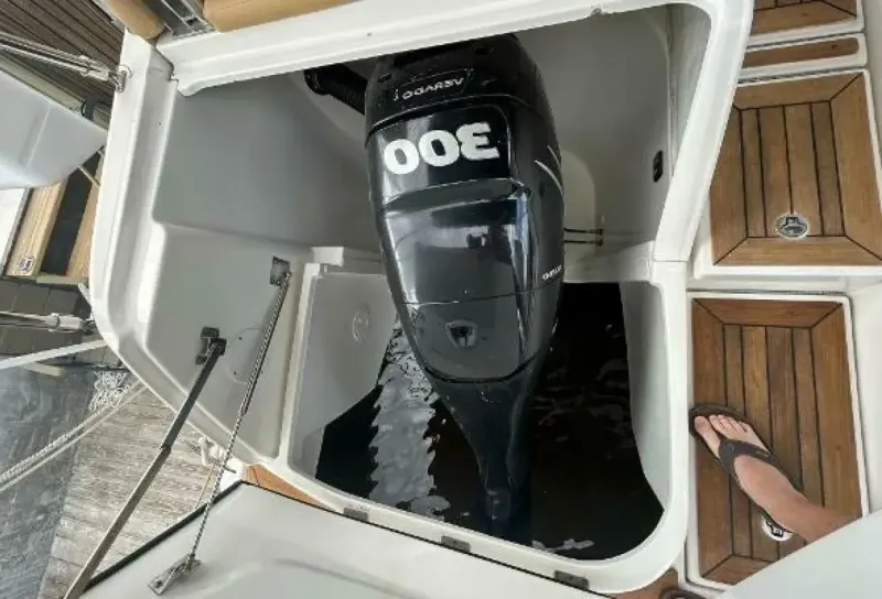 Slide: The Image of Sea Ray 370 Venture 2014 - 38