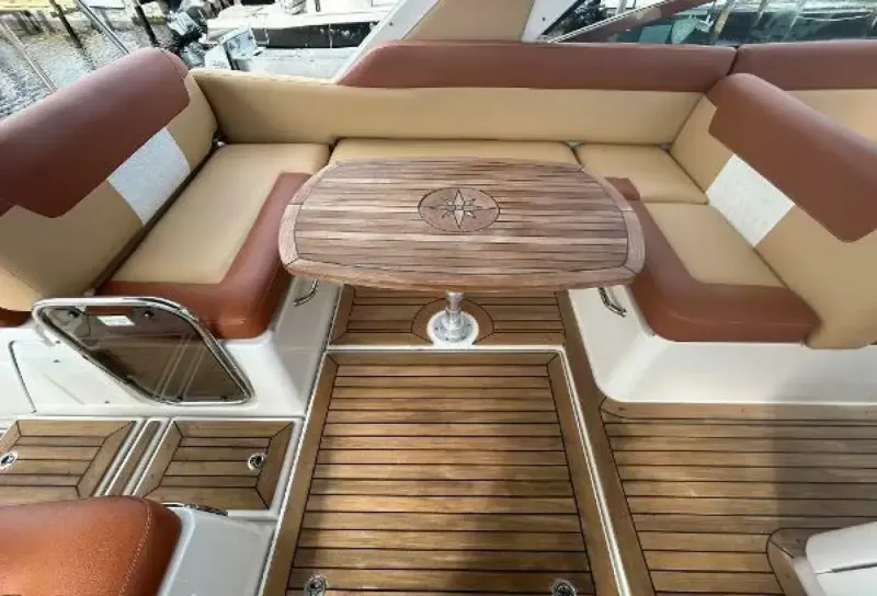 Slide: The Image of Sea Ray 370 Venture 2014 - 7
