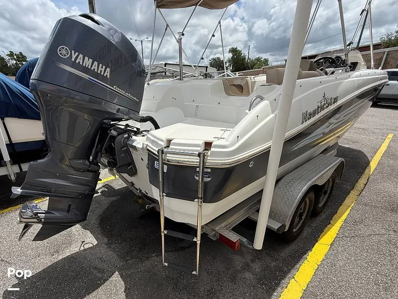 Slide: The Image of NauticStar 203SC Sport Deck 2014 - 16635752