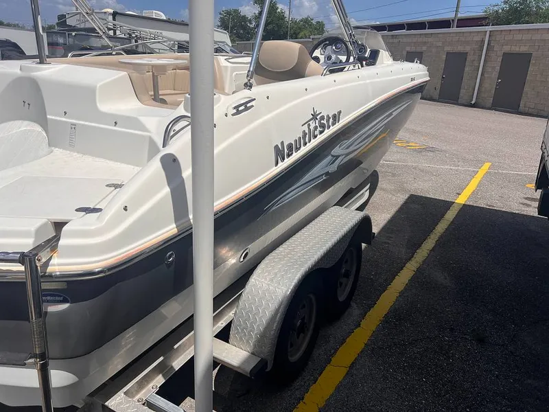 Slide: The Image of NauticStar 203SC Sport 2014 - 16457286