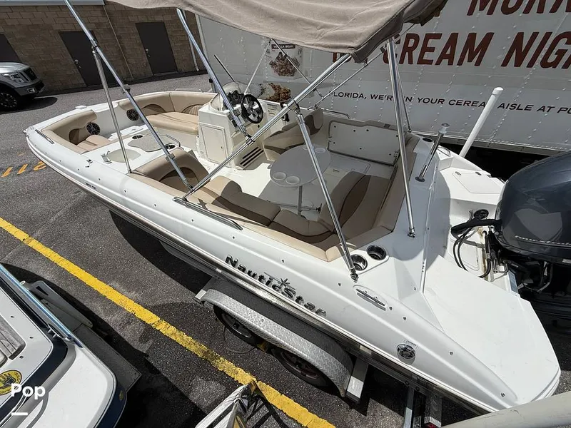 Slide: The Image of NauticStar 203SC Sport Deck 2014 - 16635762