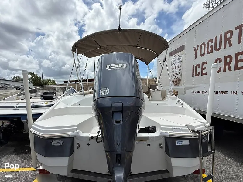 Slide: The Image of NauticStar 203SC Sport Deck 2014 - 16635867