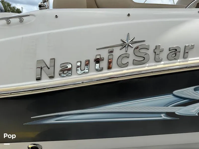 Slide: The Image of NauticStar 203SC Sport Deck 2014 - 16635875