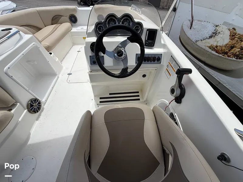 Slide: The Image of NauticStar 203SC Sport Deck 2014 - 16635779