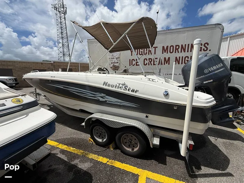 Slide: The Image of NauticStar 203SC Sport Deck 2014 - 16635756