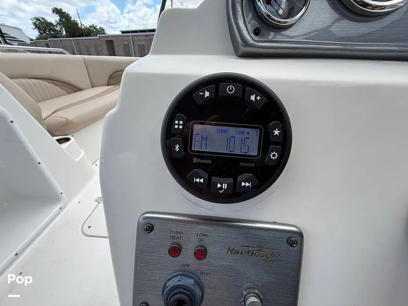 Slide: The Image of NauticStar 203SC Sport Deck 2014 - 16635788