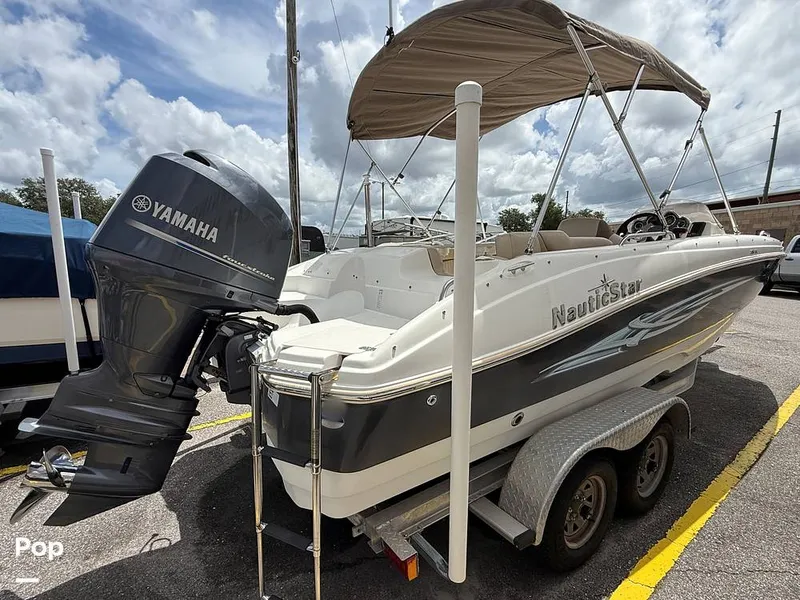 Slide: The Image of NauticStar 203SC Sport Deck 2014 - 16635738