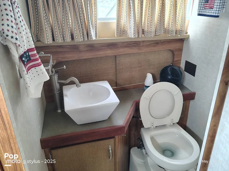 Slide: The Image of Chris-Craft Catalina 33 1979 - 16457433