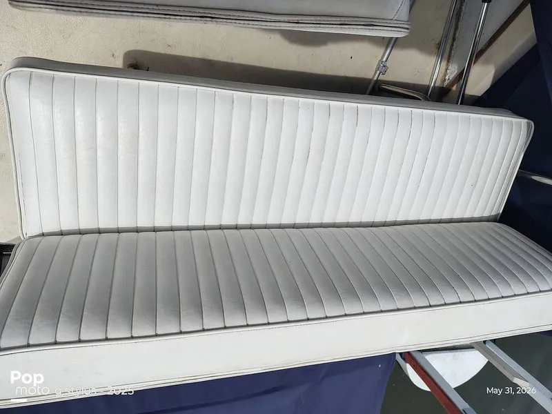 Slide: The Image of Chris-Craft Catalina 33 1979 - 16457470