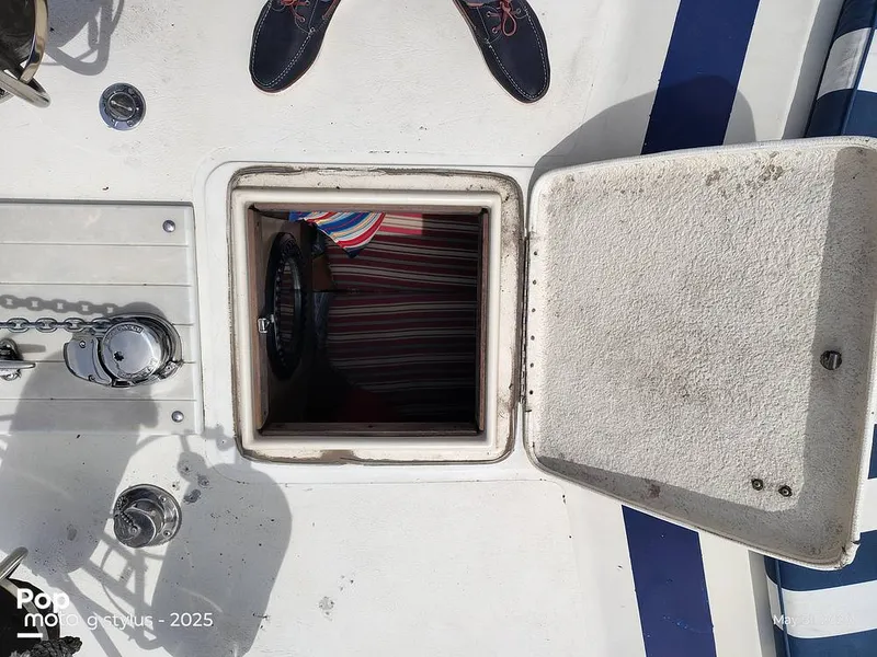 Slide: The Image of Chris-Craft Catalina 33 1979 - 16457474