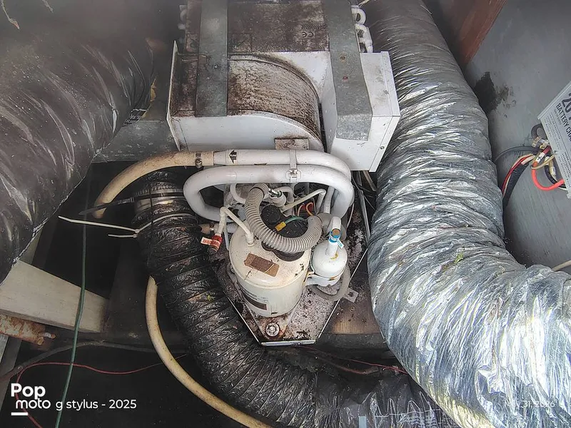 Slide: The Image of Chris-Craft Catalina 33 1979 - 16457387