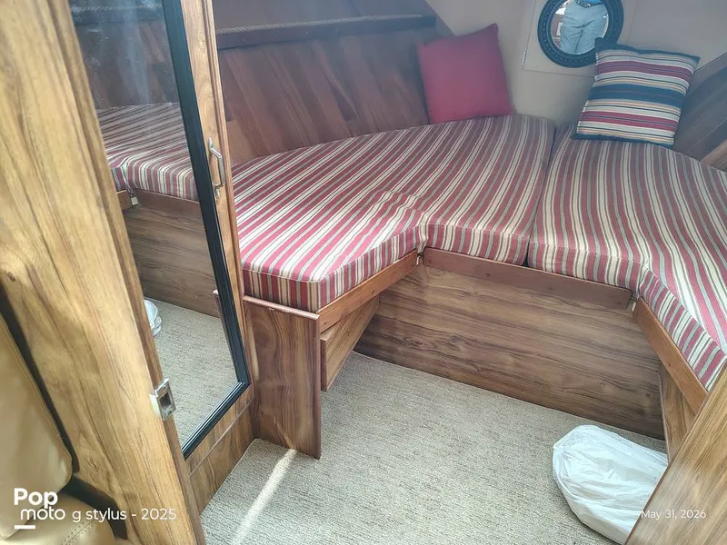 Slide: The Image of Chris-Craft Catalina 33 1979 - 16457423