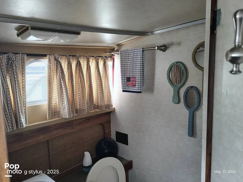Slide: The Image of Chris-Craft Catalina 33 1979 - 16457431