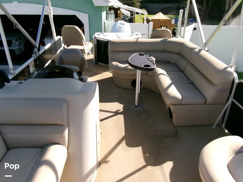 Slide: The Image of South Bay 520CR Tritoon Salt Water Series 2016 - 16500294