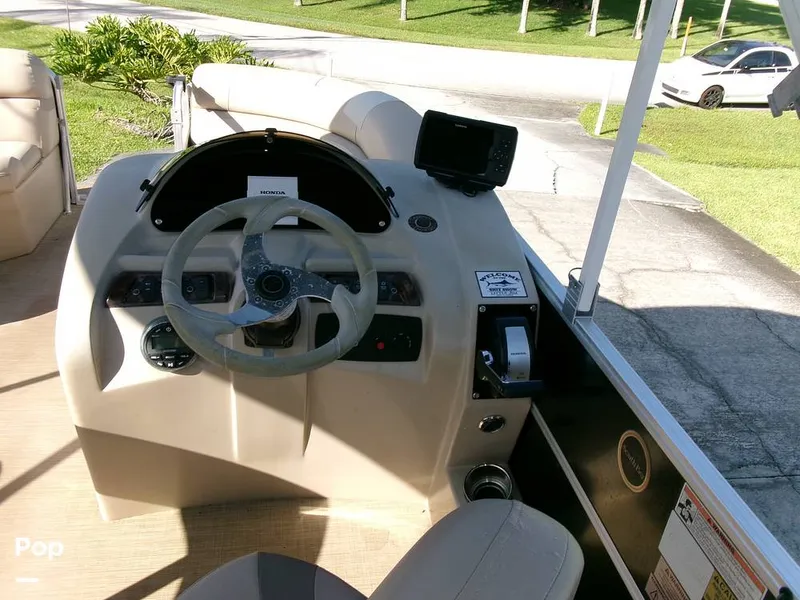 Slide: The Image of Steering Wheel - 16500277
