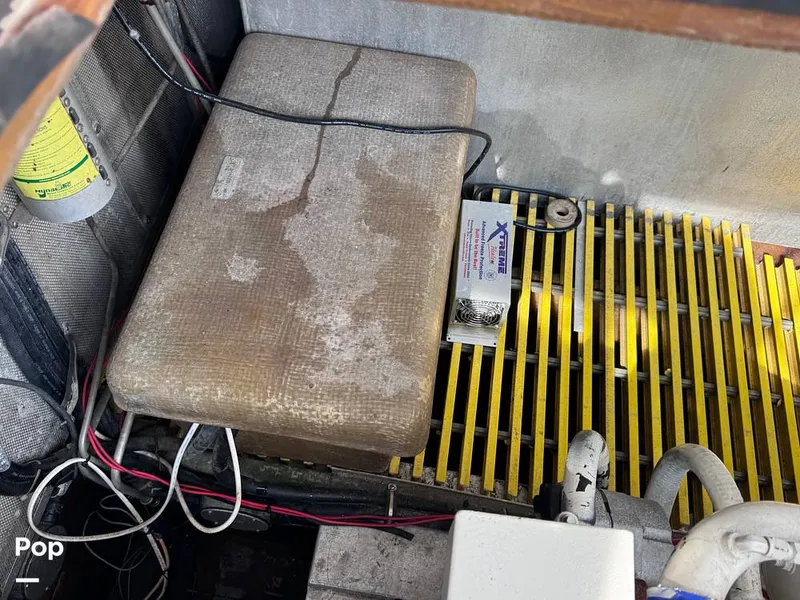 Slide: The Image of Batteries - Engine - 16567169