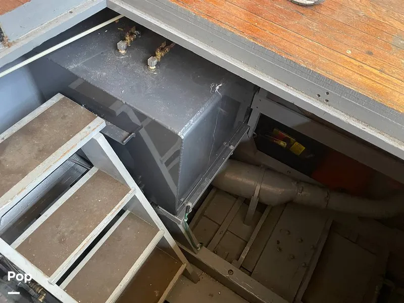 Slide: The Image of Starboard fuel tank replaced - 16506144