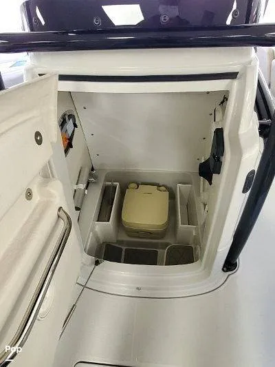 Slide: The Image of Crownline Boats Finseeker 200CC 2021 - 16489808