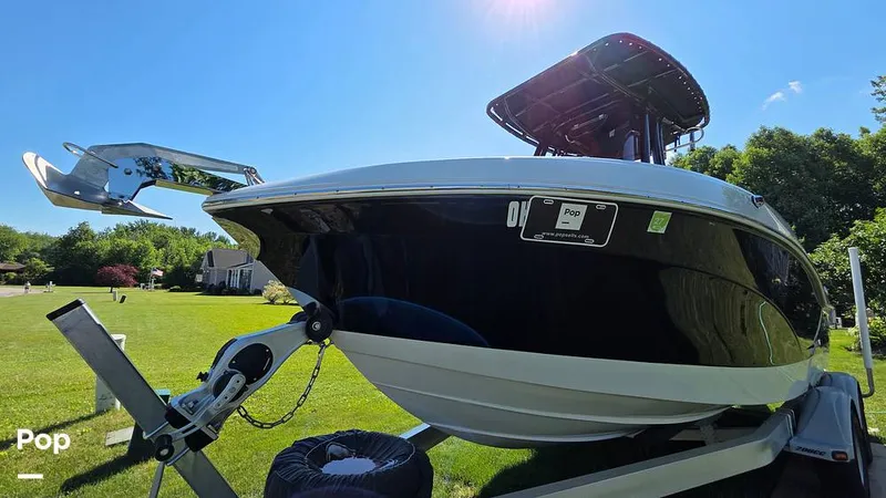 Slide: The Image of Crownline Boats Finseeker 200CC 2021 - 16506979