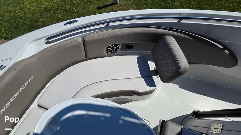 Slide: The Image of Bow Seating - 16507105
