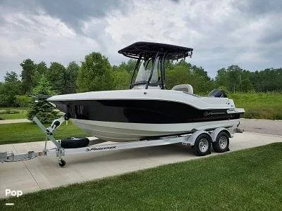 Slide: The Image of Crownline Boats Finseeker 200CC 2021 - 16489810