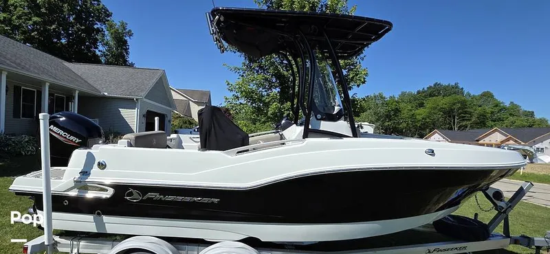 Slide: The Image of Crownline Boats Finseeker 200CC 2021 - 16506971