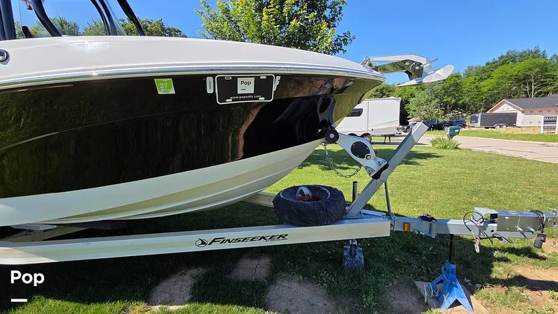 Slide: The Image of Crownline Boats Finseeker 200CC 2021 - 16507036