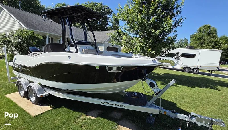 Slide: The Image of Crownline Boats Finseeker 200CC 2021 - 16506972