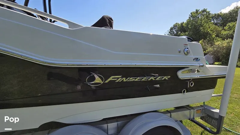 Slide: The Image of Crownline Boats Finseeker 200CC 2021 - 16506988