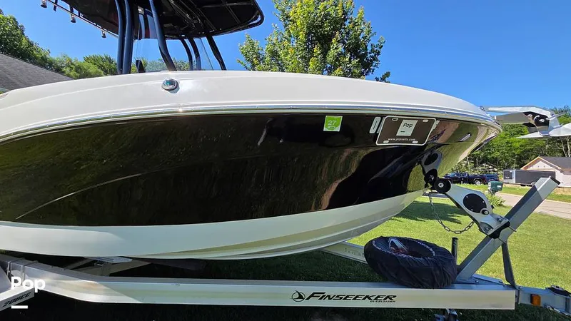 Slide: The Image of Crownline Boats Finseeker 200CC 2021 - 16507030