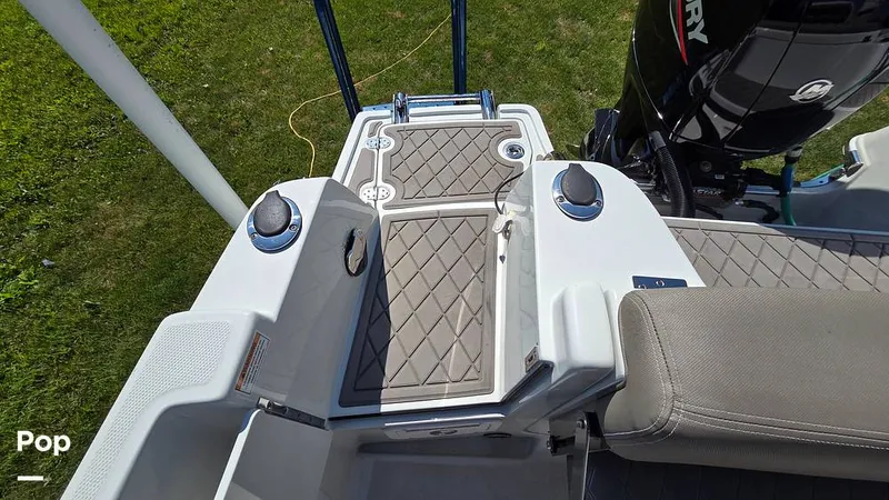 Slide: The Image of Crownline Boats Finseeker 200CC 2021 - 16507040
