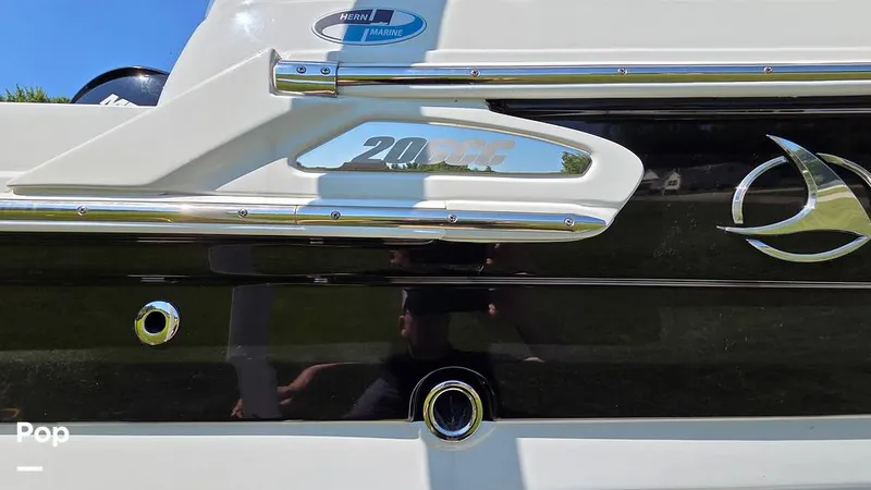 Slide: The Image of Crownline Boats Finseeker 200CC 2021 - 16507023