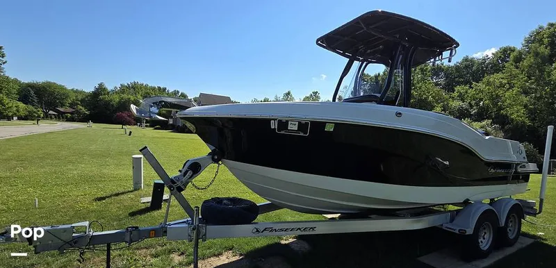 Slide: The Image of Crownline Boats Finseeker 200CC 2021 - 16506961